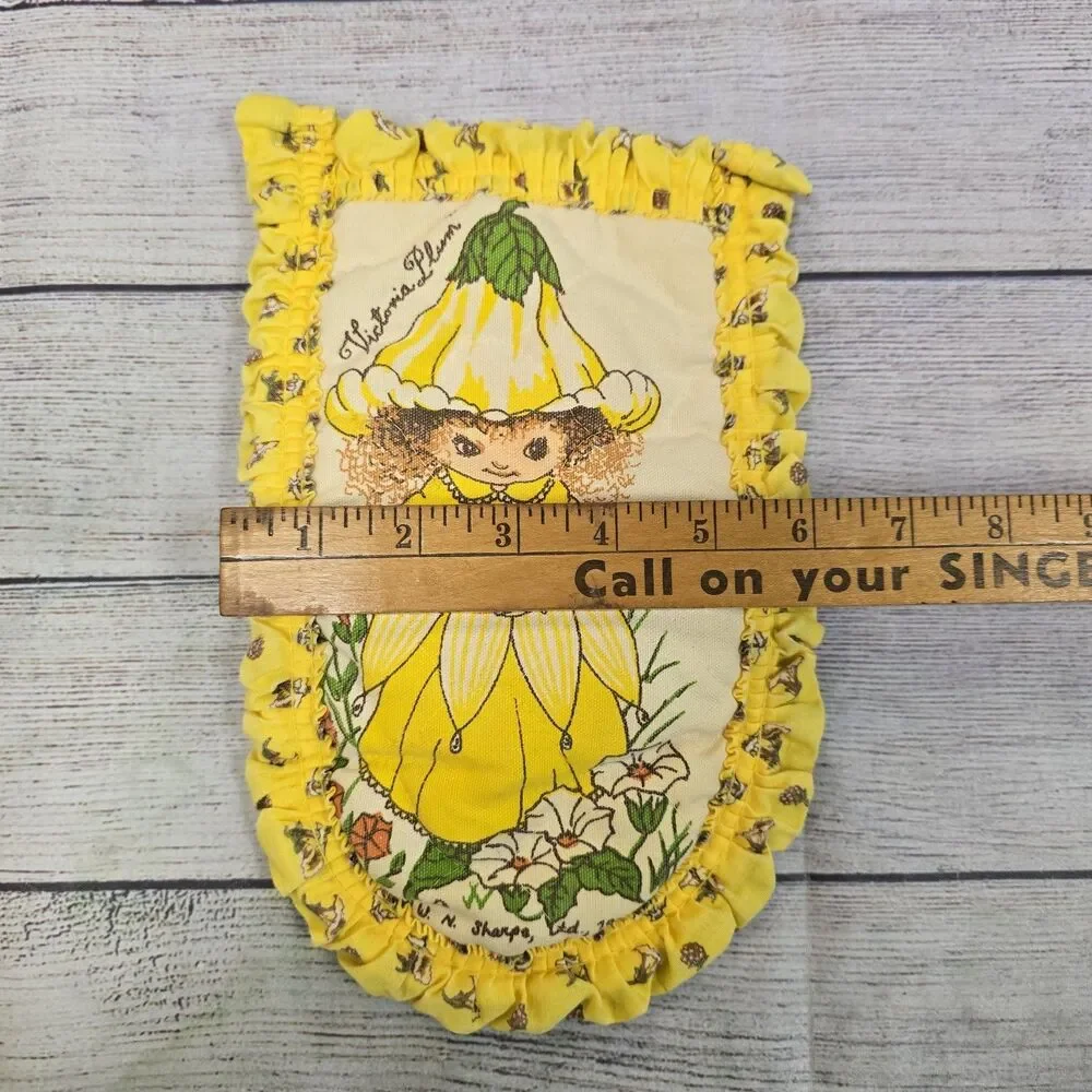 Vintage 1981 Oven Mitt Victoria Plum Sharpe Ltd Pot Holder Yellow Fairy Elf